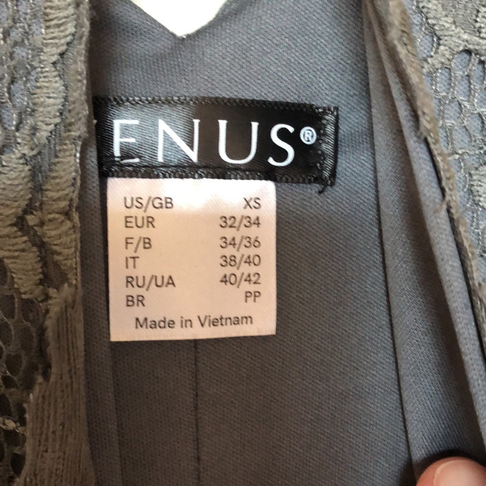 NWOT Venus Gray Lace Top - Picture 6 of 7